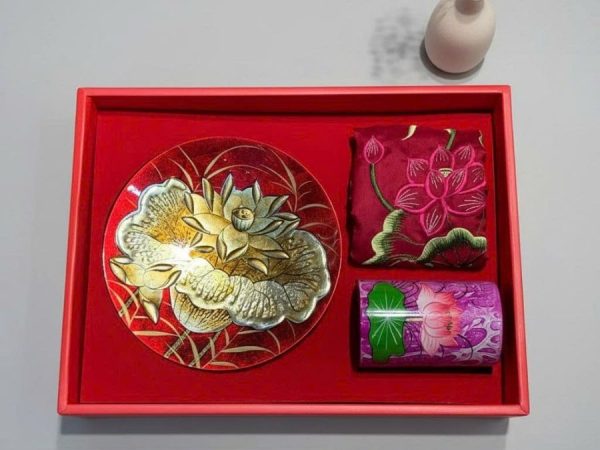 Bộ Quà Tặng Tết Sắc Sen Duyên Dáng
