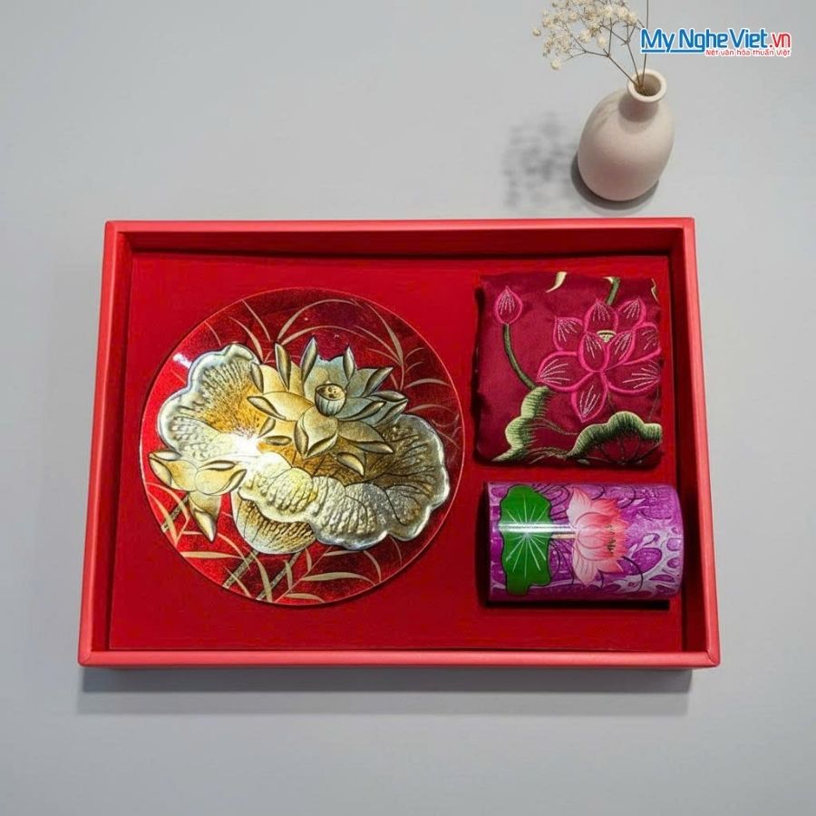 Bộ Quà Tặng Tết Sắc Sen Duyên Dáng