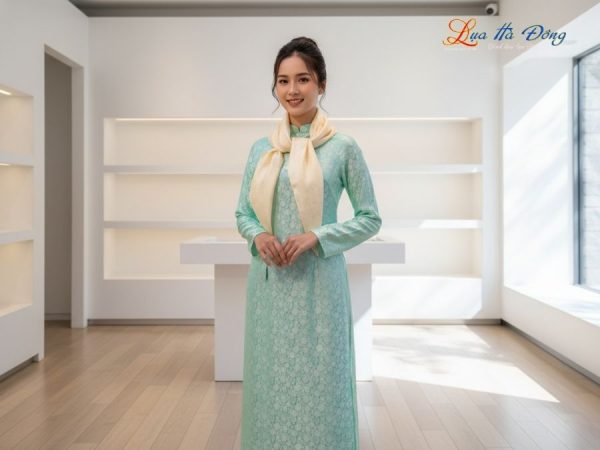 Khăn Lụa Vuông Tơ Tằm Thêu Hoa Sen Họa Tiết Sen Dây Màu Kem