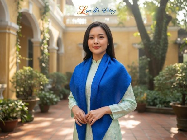 Khăn Lụa Vuông Tơ Tằm Thêu Hoa Sen Họa Tiết Sóng Mây Xanh Dương