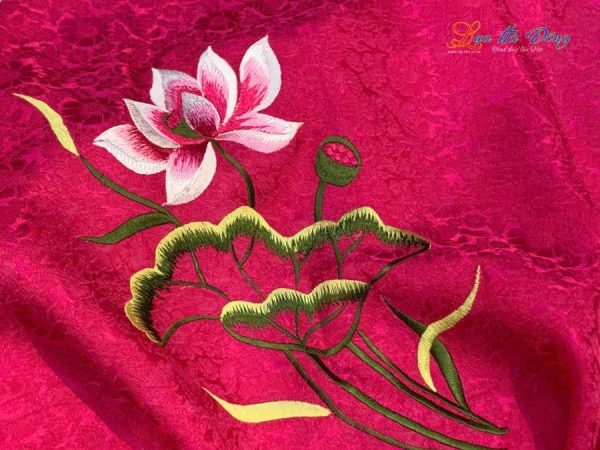 Khăn Lụa Vuông Tơ Tằm Thêu Hoa Sen Họa Tiết Hoa Cúc Màu Hồng Sen