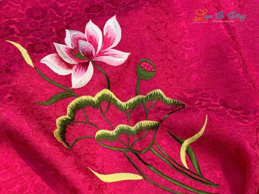 Khăn Lụa Vuông Tơ Tằm Thêu Hoa Sen Họa Tiết Hoa Cúc Màu Hồng Sen