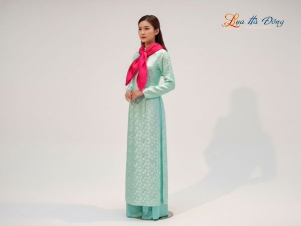 Khăn Lụa Vuông Tơ Tằm Thêu Hoa Sen Họa Tiết Thọ Dơi Màu Hồng