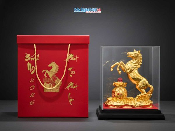 Tượng Ngựa Mạ Vàng 24k Mã Đáo Thành Công cao 35cm
