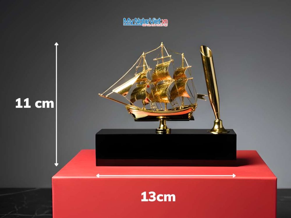 Mô hình thuyền đồng mạ vàng 24k