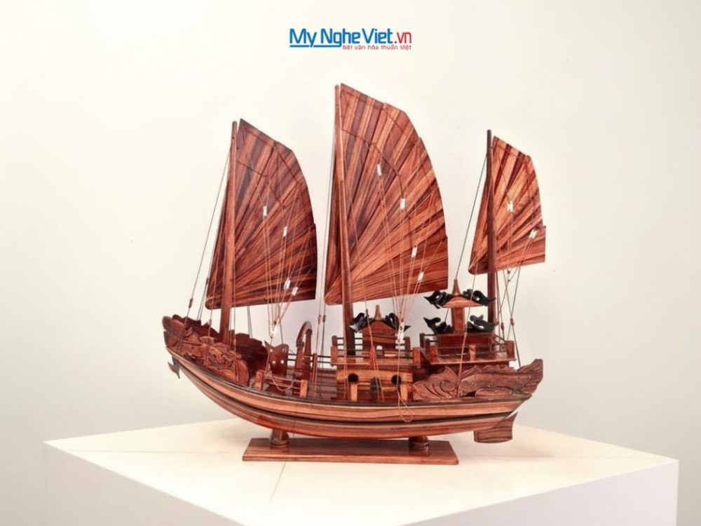 Mô hình Thuyền Rồng Vịnh Hạ Long gỗ cẩm lai