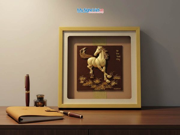 Tranh Đồng Mạ Vàng 24K Mã Đáo Thành Công Nền Đỏ - Quà Tết Bính Ngọ 2026 (30x30cm)