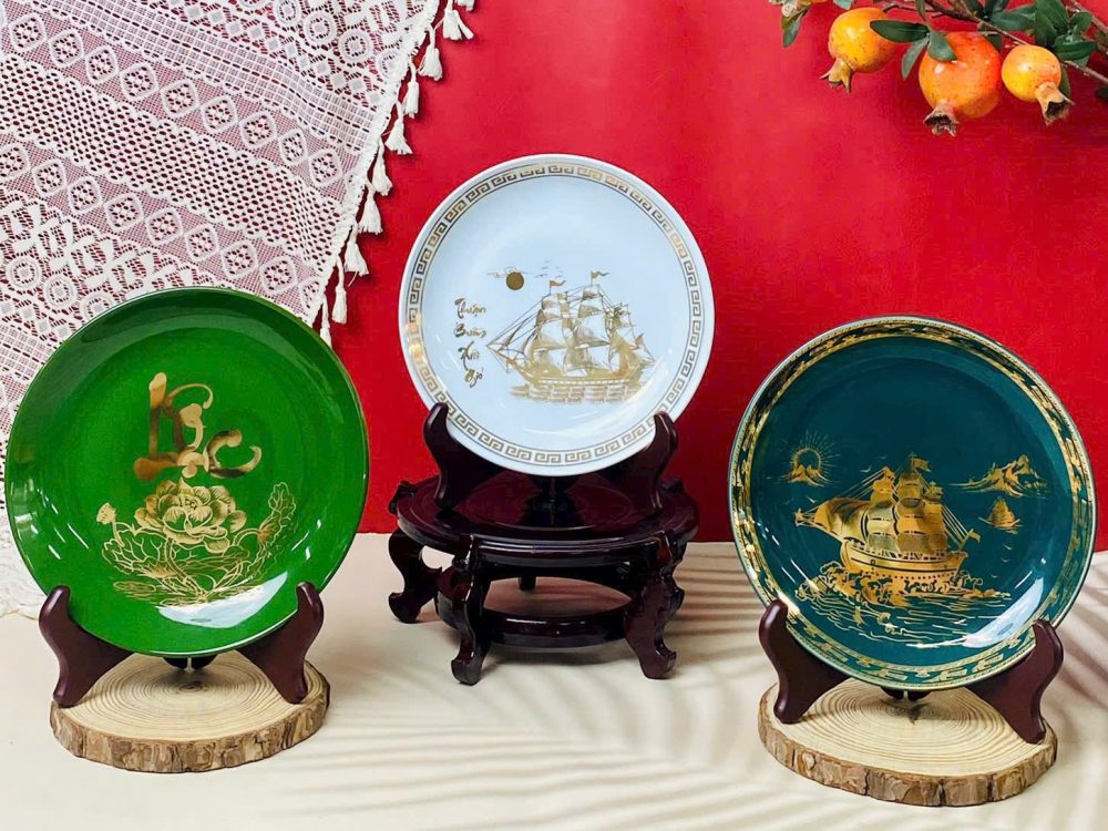 Tranh đĩa gốm Bát Tràng Viền kim nhiều mẫu MNV-VBT20.3 - Quà sang trọng