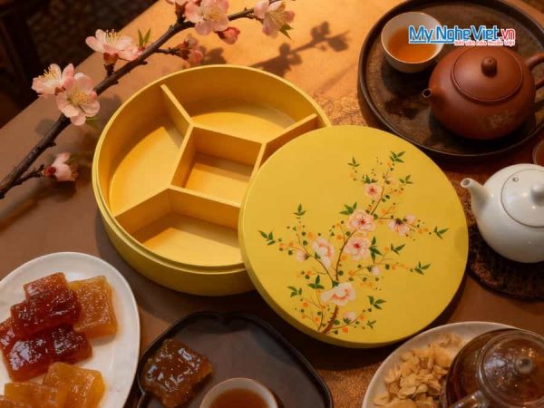 Hộp Mứt Tết Sơn Mài Vinh Hoa Phú Quý 5 Ngăn Màu Vàng
