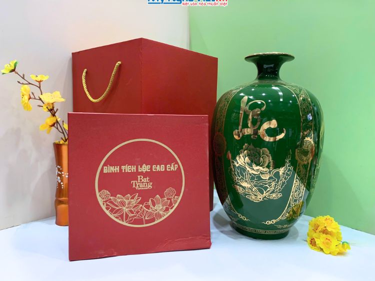 Bình thu tài hút lộc dáng cao bổ khung Lộc nền xanh lục