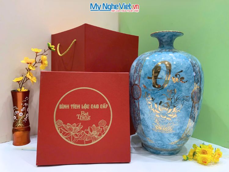 Bình thu tài hút lộc dáng cao vân đá xanh chữ Đức