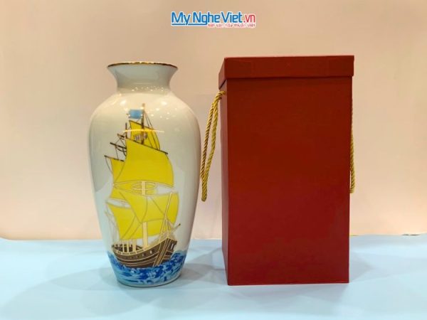 Lọ hoa gốm thuận buồm xuôi gió