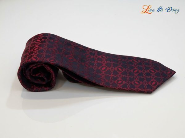 Cà vạt lụa tơ tằm họa tiết hoa bốn cánh đỏ