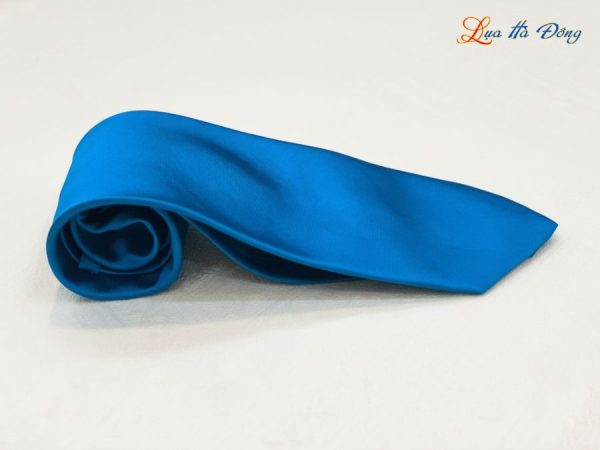 Cà vạt lụa tơ tằm trơn màu xanh dương