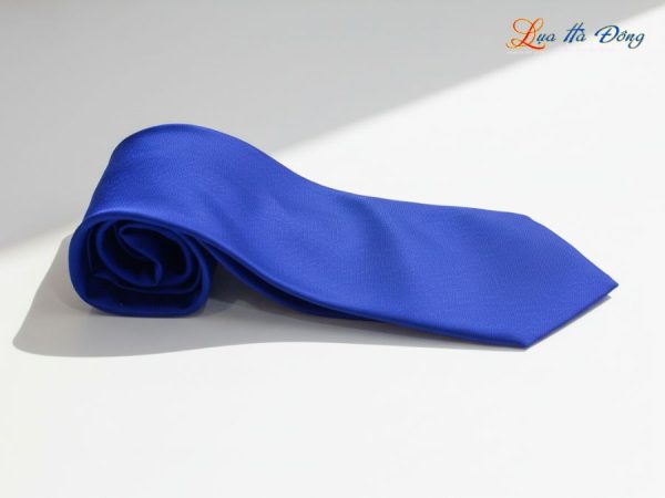 Cà vạt lụa tơ tằm trơn màu xanh dương