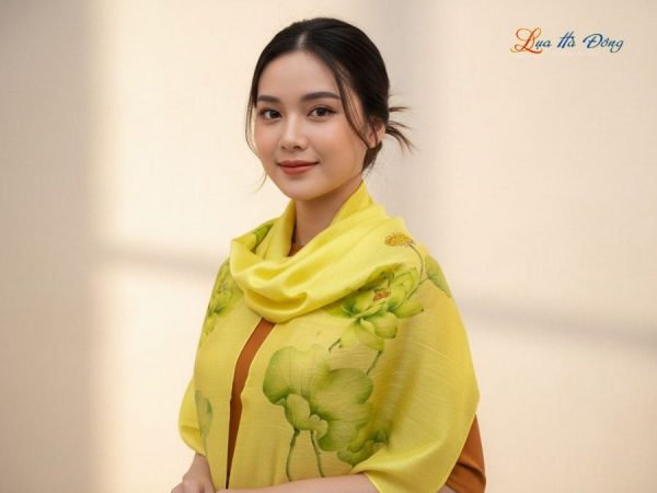 Khăn lụa tơ tằm 100% silk họa tiết hoa sen vẽ tay