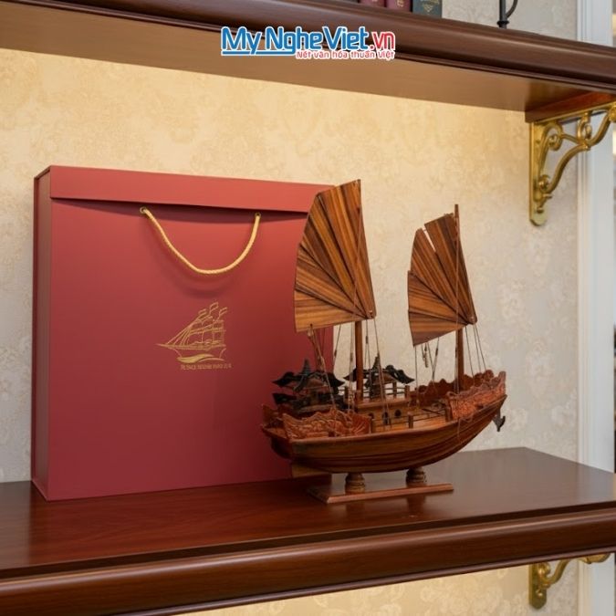 Mô hình tàu thuyền gỗ thủ công - Quà tặng đại hội 2026