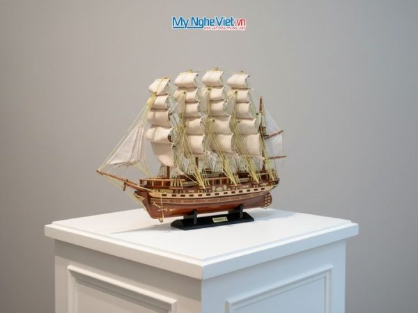 Mô hình thuyền buồm France II gỗ tự nhiên