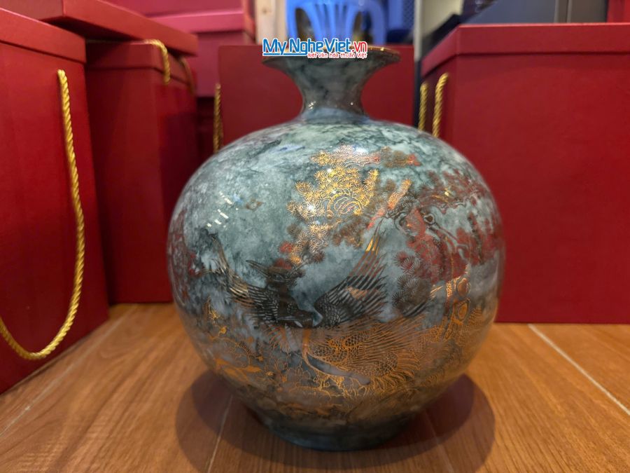 Bình thu tài hút lộc men vân đá xám chim công hoa sen