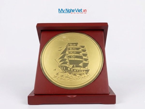 Đĩa trống đồng vuông Thuận buồm D17.5cm