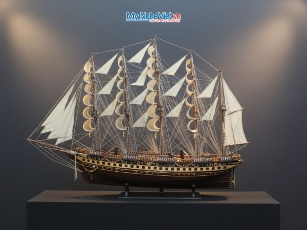 Mô hình thuyền buồm phong thủy France 2