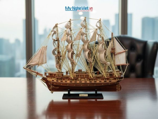 Mô hình thuyền buồm phong thủy France II gỗ tự nhiên