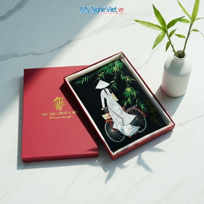 Tranh sơn mài cẩn ốc thủ công tinh xảo