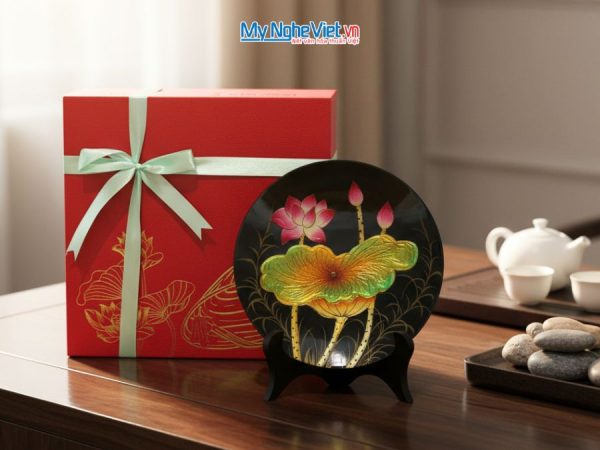 Tranh đĩa sơn mài vẽ tay hoa sen
