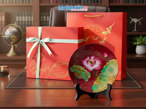 Tranh đĩa sơn mài vẽ tay hoa sen