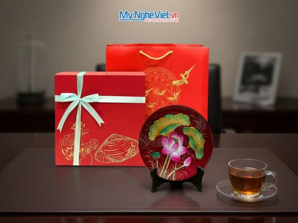 Tranh đĩa sơn mài vẽ tay hoa sen