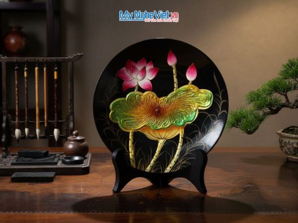 Tranh đĩa sơn mài vẽ tay hoa sen