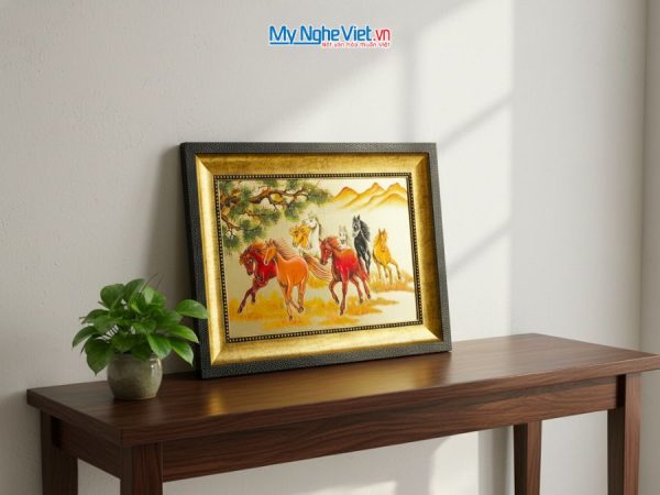 Tranh sơn mài mã đáo thành công đắp nổi nền vàng