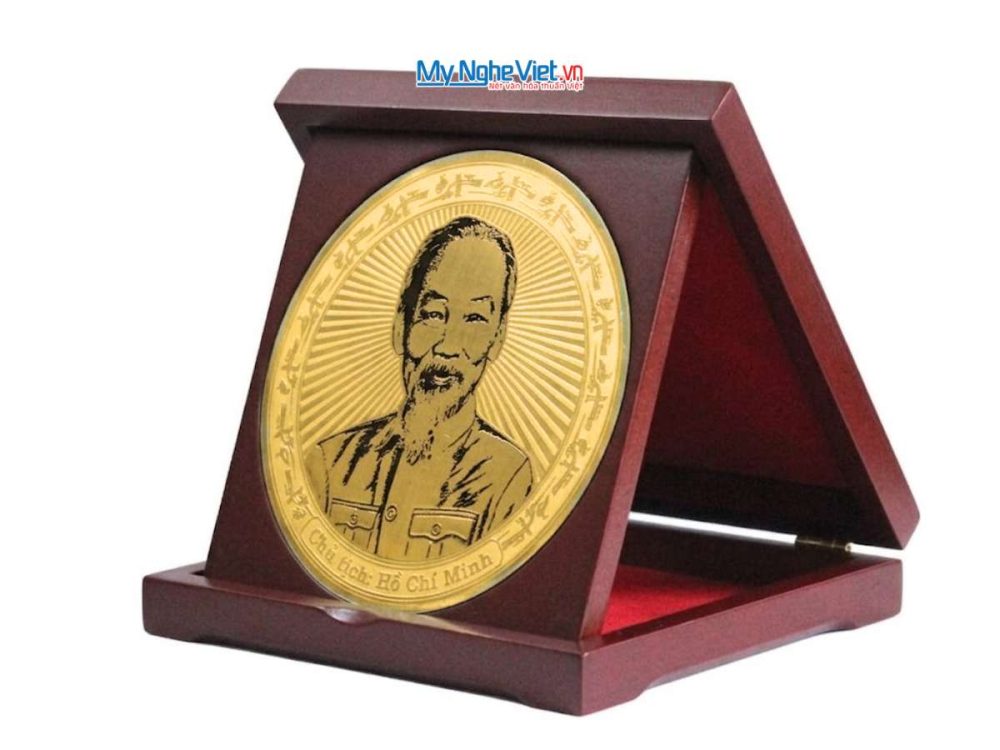 Đĩa trống đồng vuông Bác Hồ D17cm