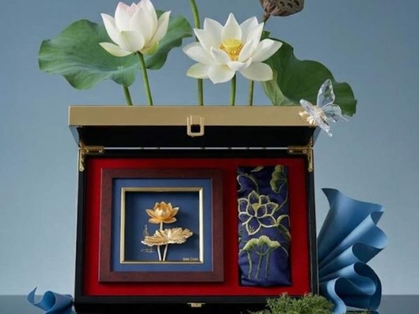 Set quà tặng cao cấp VVIP - SET01 Thanh sắc sen xanh