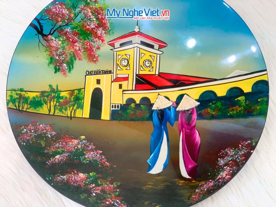 Tranh đĩa sơn mài vẽ Chợ Bến Thành