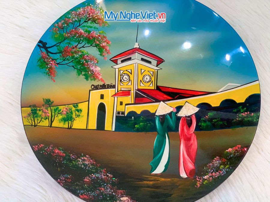 Tranh đĩa sơn mài vẽ Chợ Bến Thành