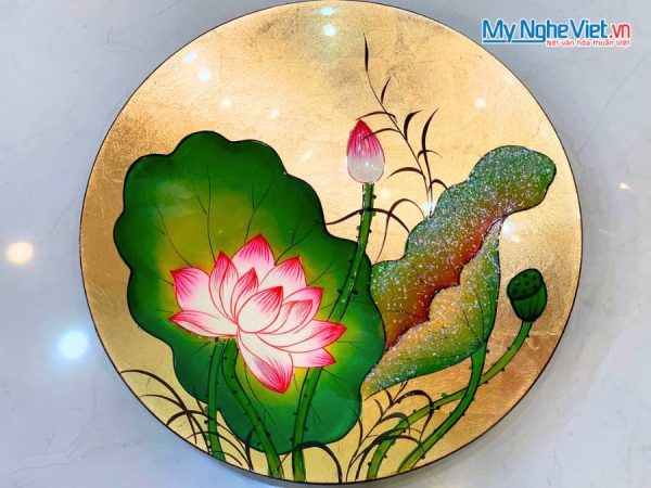 Tranh đĩa sơn mài hoa sen dát lá vàng