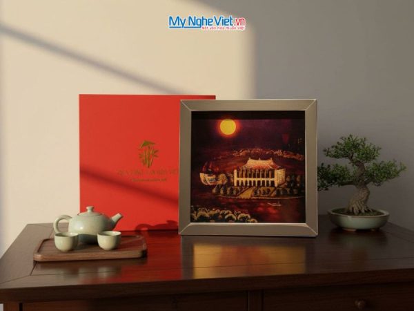 Tranh sơn mài Bến Nhà Rồng