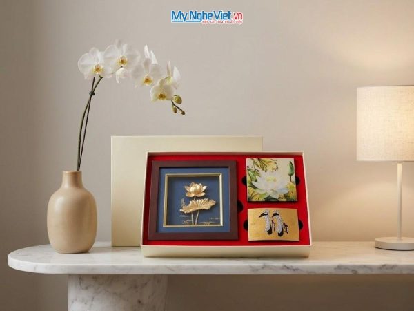 Combo quà tặng hoa sen Việt Nam - Quà tặng sếp, đối tác, khách hàng VIP