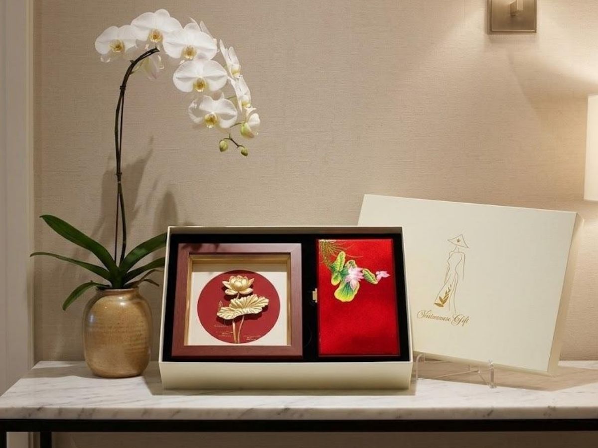 Combo quà tặng tranh đồng dát vàng 24k và hộp trang sức sơn mài cao cấp