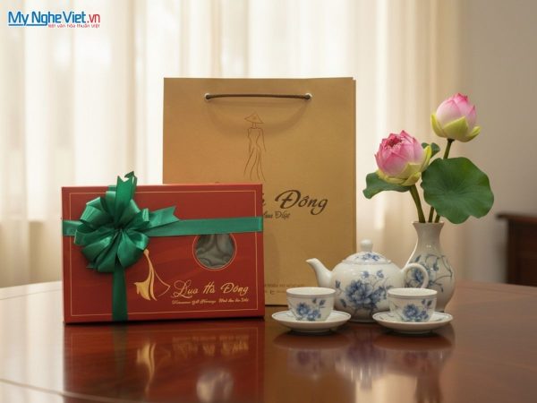 Hộp quà tặng khăn lụa