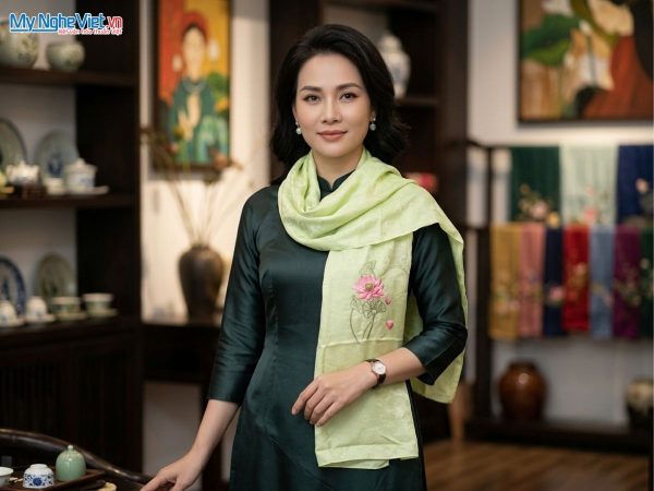 Khăn lụa tơ tằm thêu tay cao cấp