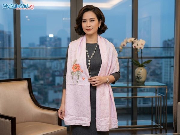 Khăn lụa tơ tằm thêu tay cao cấp
