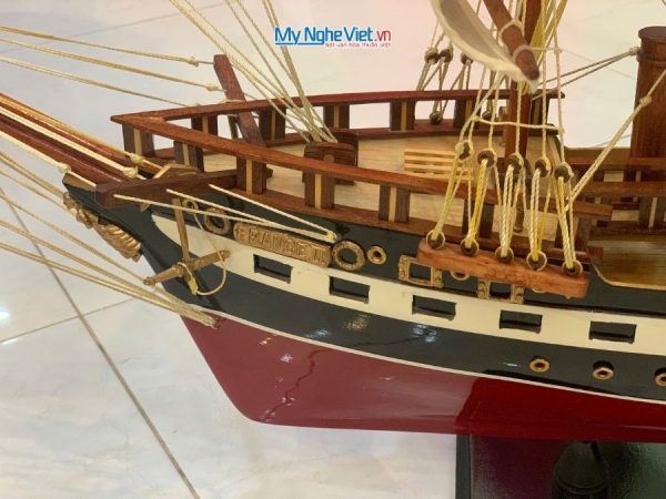 Mô hình thuyền buồm France II gỗ sơn đỏ
