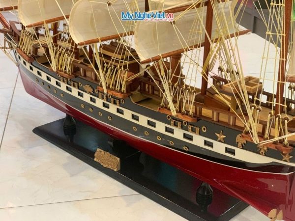 Mô hình thuyền buồm France II gỗ sơn đỏ