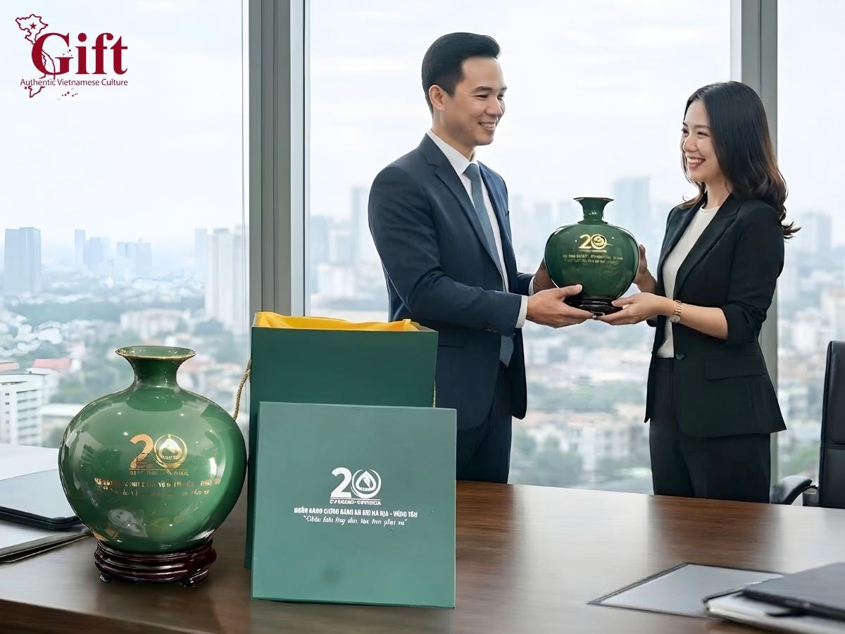 Quà tặng gốm sứ doanh nghiệp cao cấp