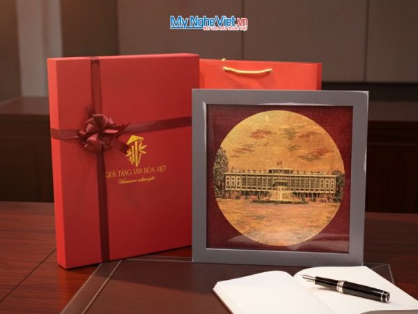 Tranh sơn mài Dinh Độc Lập