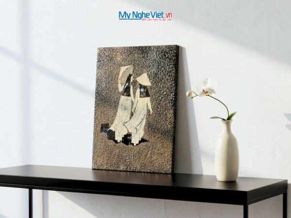 Tranh Sơn Mài Cô Gái Áo Dài Cẩn Vỏ Trứng