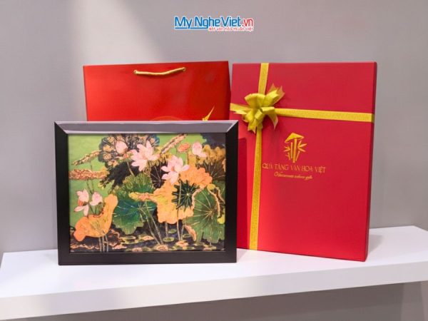 Tranh sơn mài vẽ hoa sen
