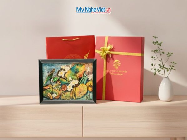 Tranh sơn mài vẽ hoa sen